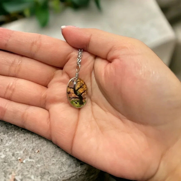 Resin Flower Pressed & Tree Oval Pendant Charm Stainless Steel Necklace - Picture 2 of 2